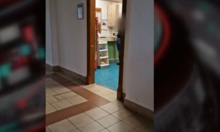 Alig van forgalma a tapasztalatok szerint, a parlamenti posta mégis nyitva marad