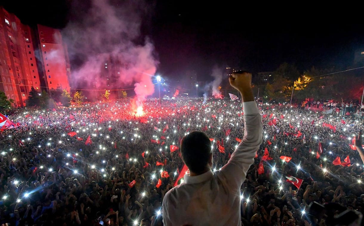 A török elnök emberére talált, Imamoglu bevitt egy gyomrost Erdogannak