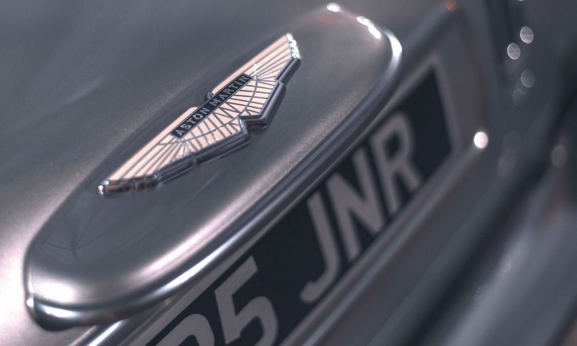 Felajánlotta az Aston Martin emblémagyártója, hogy rendbe teszi a gyorsan fakuló olimpiai érmeket