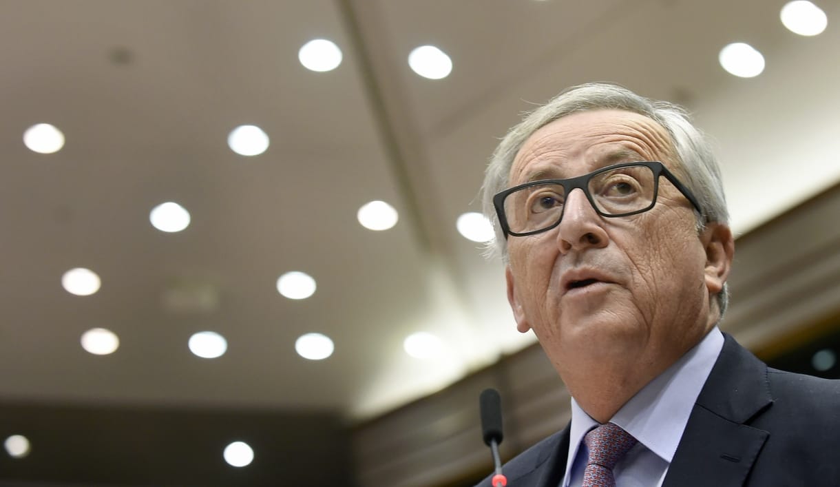 Juncker nevetségesnek nevezte az Európai Parlamentet