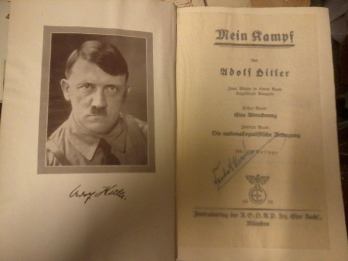 Újra kiadták Hitler Mein Kampfját, az oroszok borzonganak