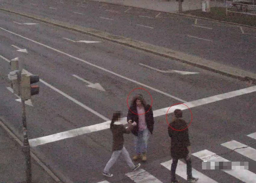 Ismeretlen bántalmazókat keres fotókkal a rendőrség