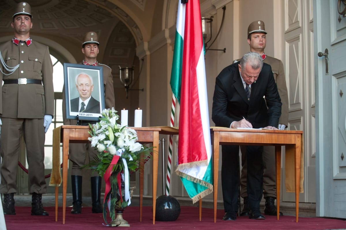 Schmitt: Mádl Ferenc nemcsak elődöm, barátom és példaképem volt