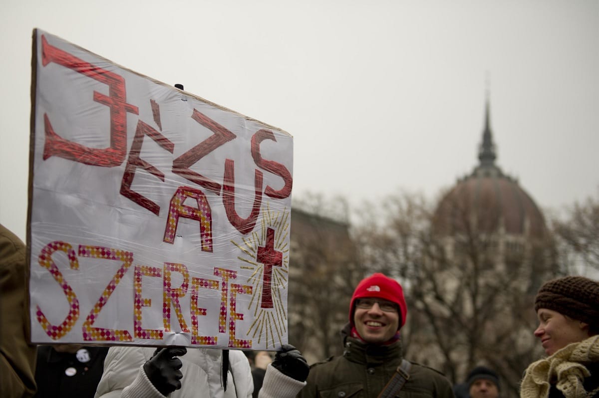 A T. Ház kegyelméből teremtetnek egyházak