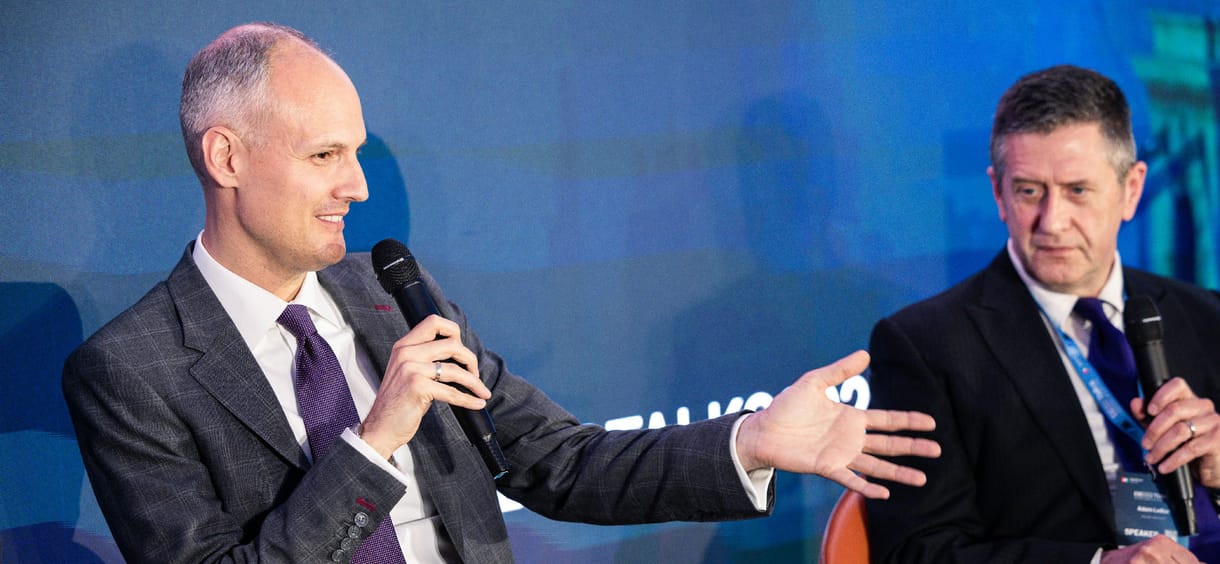 „Az oroszoknak nem sürgős a háború befejezése” – interjú Ugrósdy Márton helyettes államtitkárral