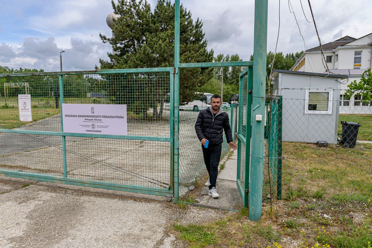 Nem szabad – ezt a két szót tudja magyarul a tranzitzónából kikerült fiú