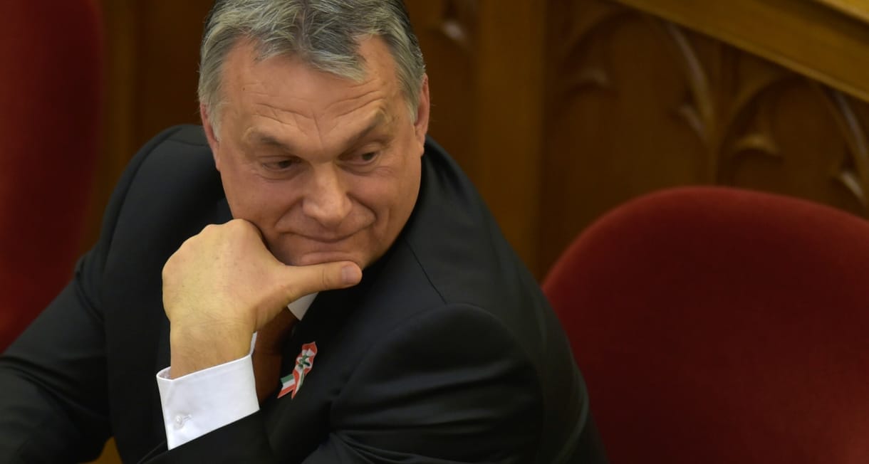 Amerikai és európai jobboldaliak nyílt levélben kérik Orbánt, hogy hagyjon fel a civilek vegzálásával