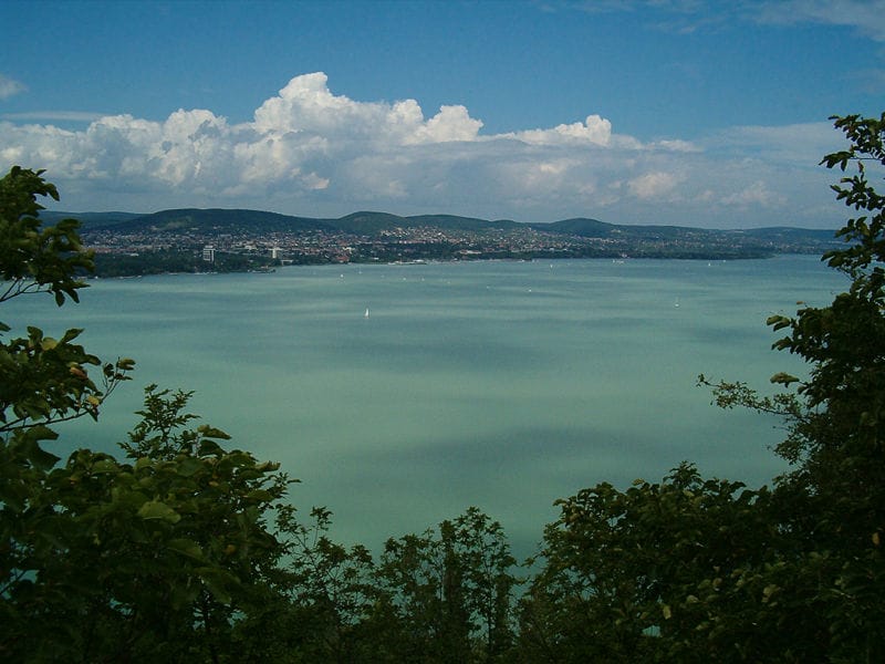 Bezárt a Balaton