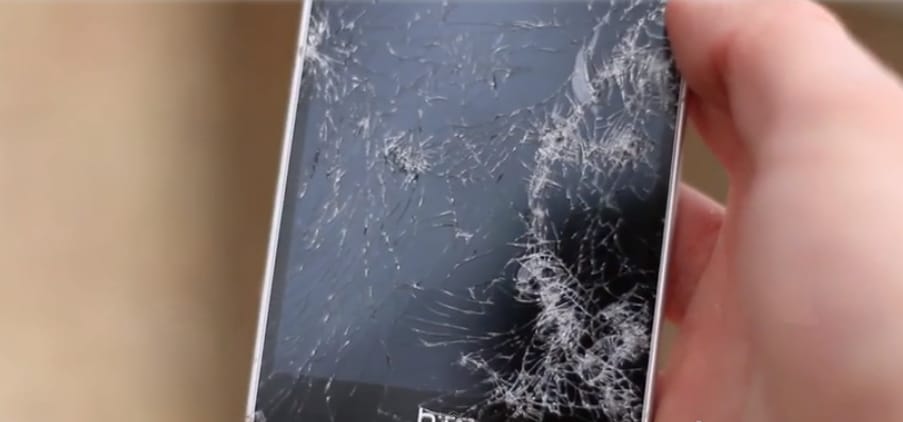 Ejtésteszten az új HTC One: jobb vagy rosszabb, mint a többiek?