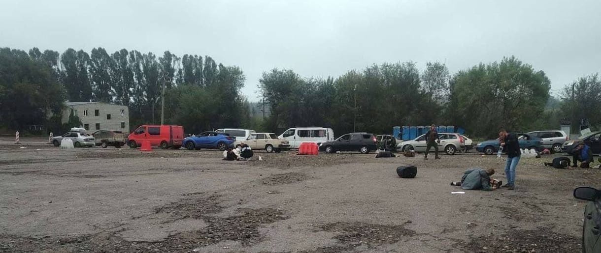 Polgári konvojt lőtt az orosz tüzérség Zaporizzsja mellett, sok a halott
