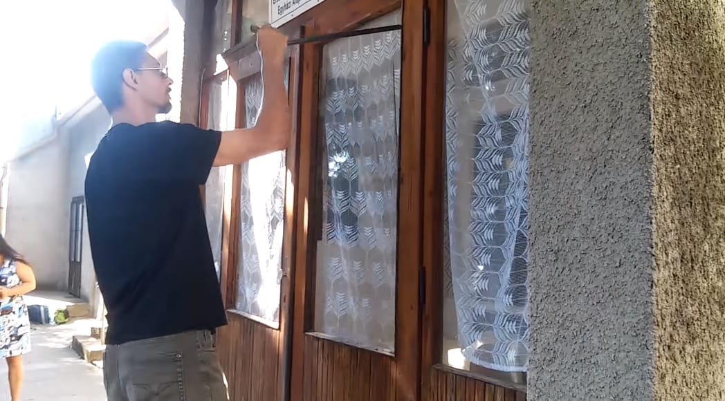 Pajszerral tört be az óvodába az érsekkétyi polgármester – videó