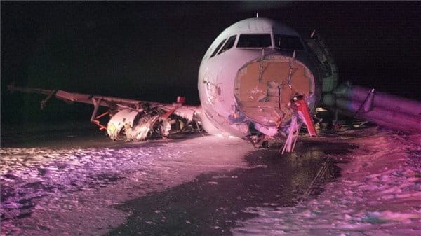Letört az Air Canada utasszállítójának orra - friss fotók