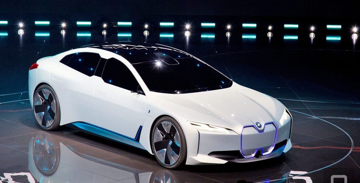 A BMW is az elektromosság felé fordul, de óvatos marad