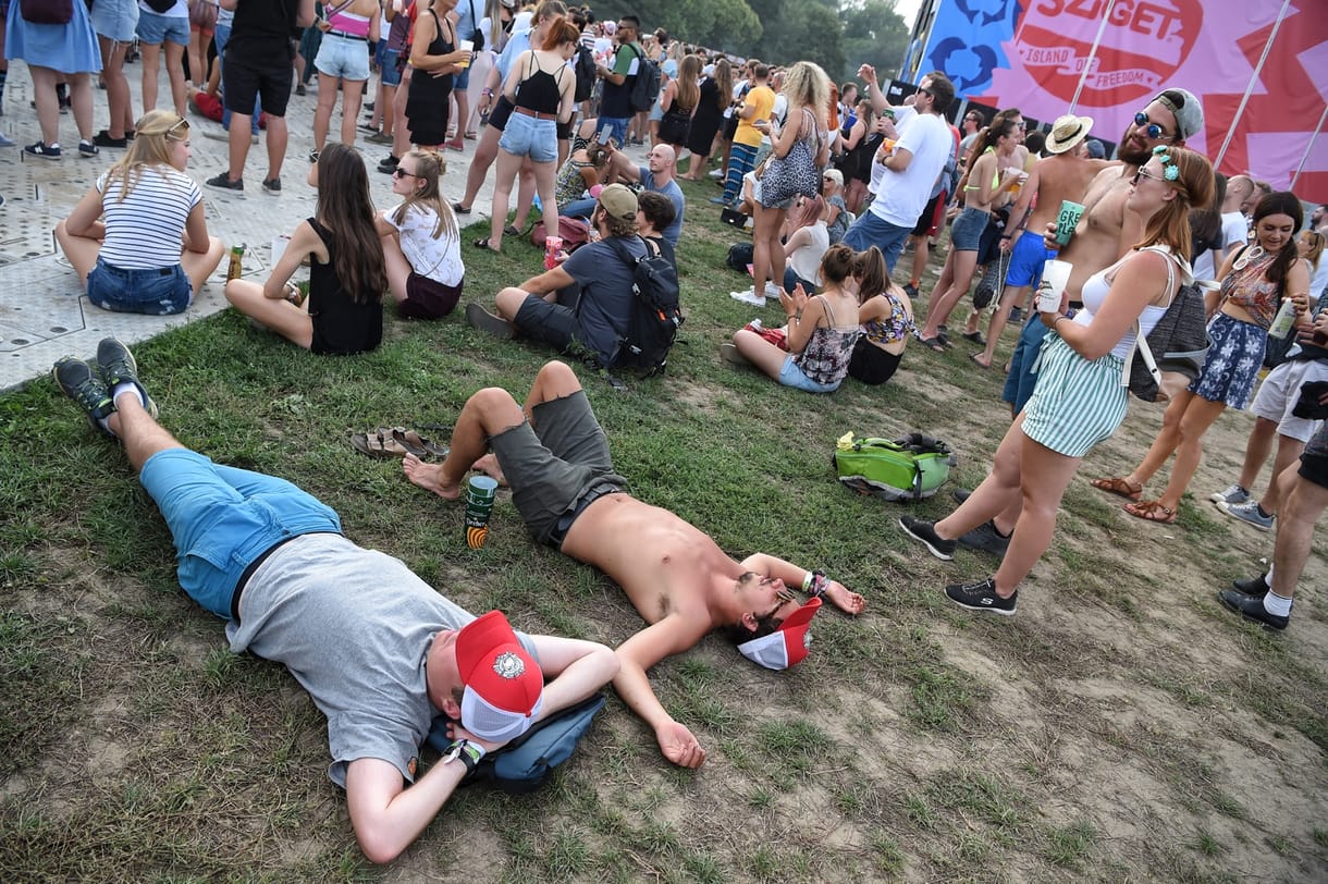 Szeletelés, komoly tekintetű férfiak és indiai tánc – napi Sziget-programajánló