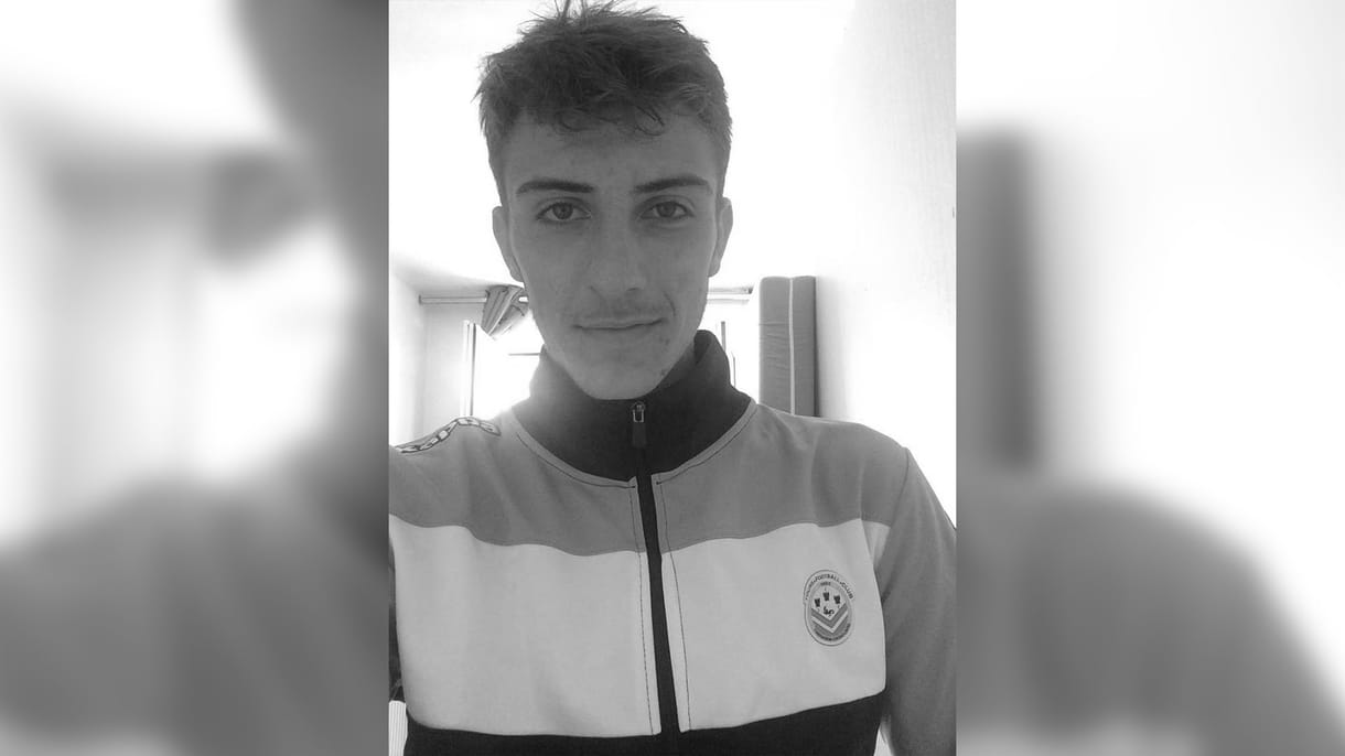 Álmában meghalt egy 18 éves francia focista