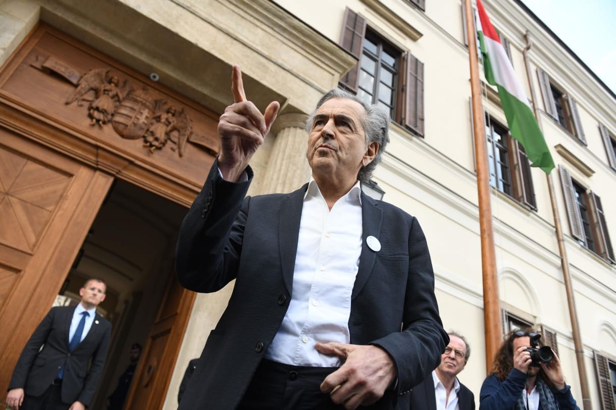 Orbán Bernard-Henri Lévynek: Jó egészséget kívánok Soros Györgynek
