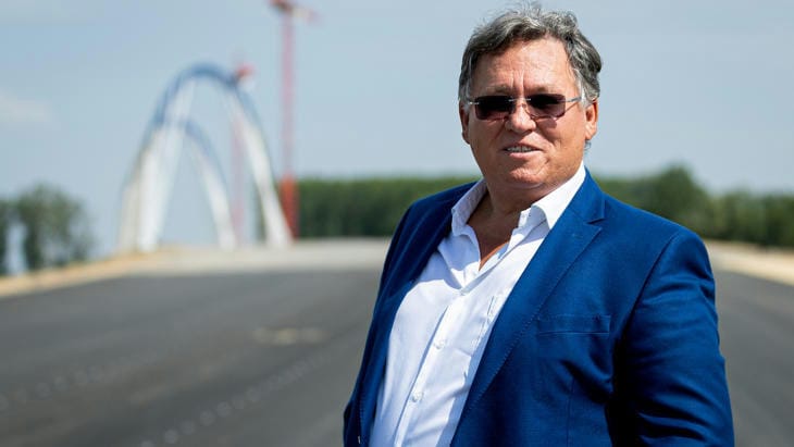 Csodát művelt Szíjj László a Közgéppel: zuhanó bevétel mellett két és félszeres nyereség