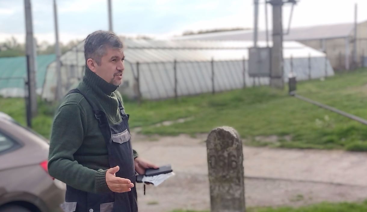 Hadházy Ákos napszámosként kezdte meg a közérdekű munkát egy kertészetben