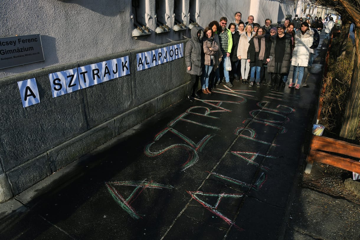 Négy gimnázium tanárai nem dolgoznak pénteken, tiltakozásul a sztrájkrendelet ellen