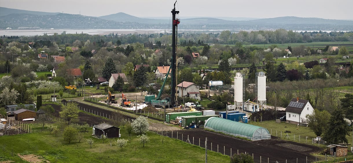 Elkezdte a Mol a föld alatti védőfal építését a gárdonyi olajszivárgás után