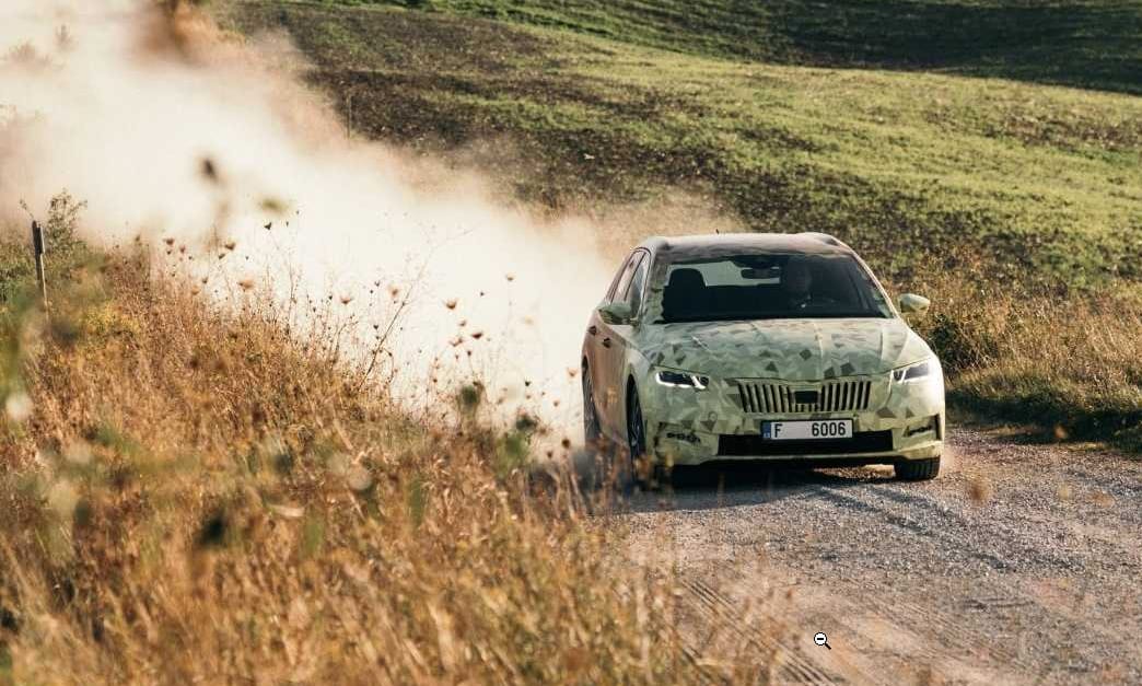 Mindent elárultak az új Skoda Octaviáról és a kombit is megmutatták