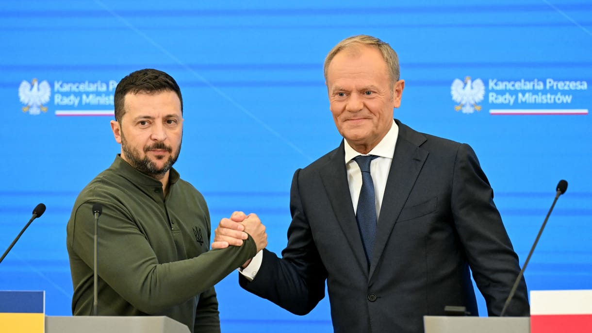 Zelenszkij és Tusk megegyeztek az ukrajnai lengyelek ellen elkövetett népirtás áldozatainak exhumálásáról