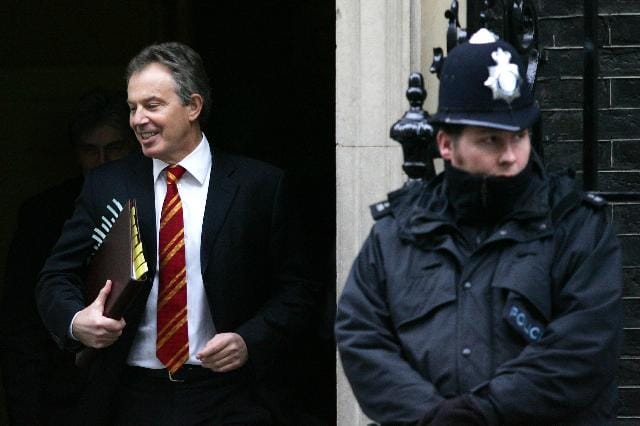 Brit zavargások: Blair a fiatalság elégedetlenségére int