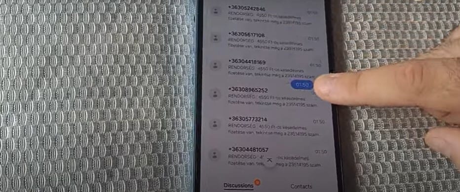 Egyszerű sms-es csalással nyúlták le egy cég teljes bankszámla-hozzáférését