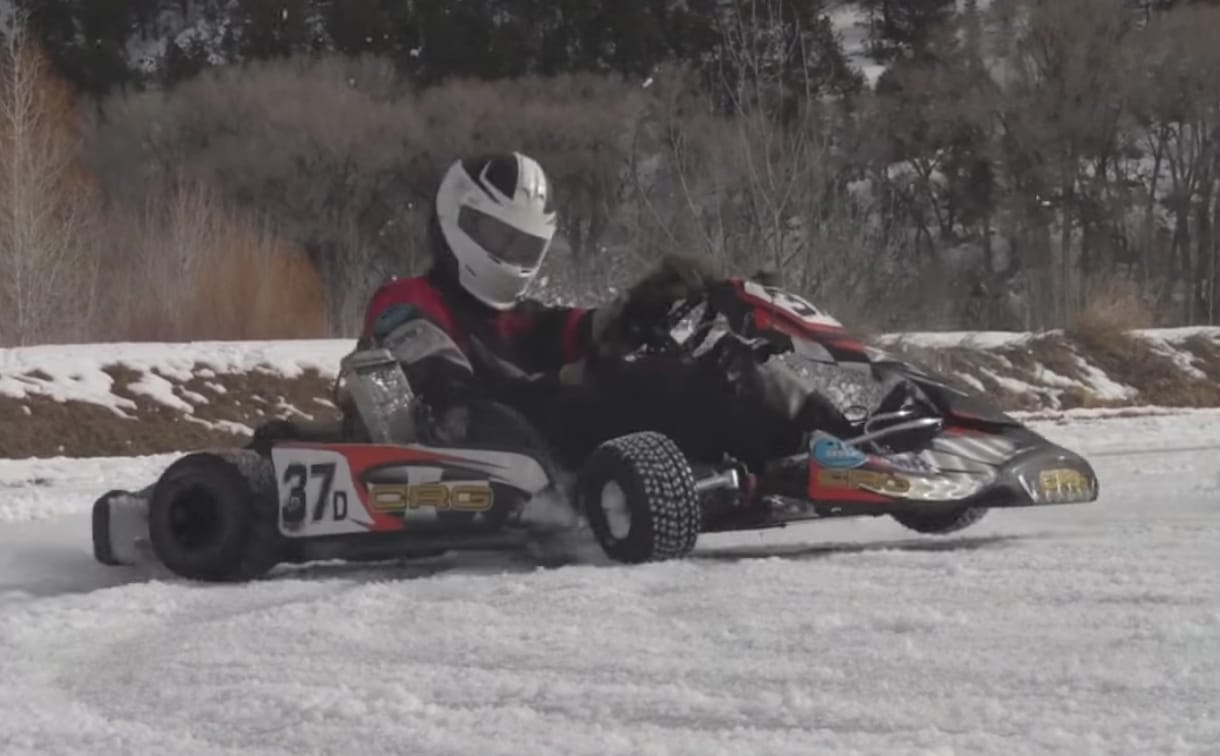 Fogadjunk, hogy kipróbálná: nincs nagyobb móka a fagyban, mint egy kis gokart – videó