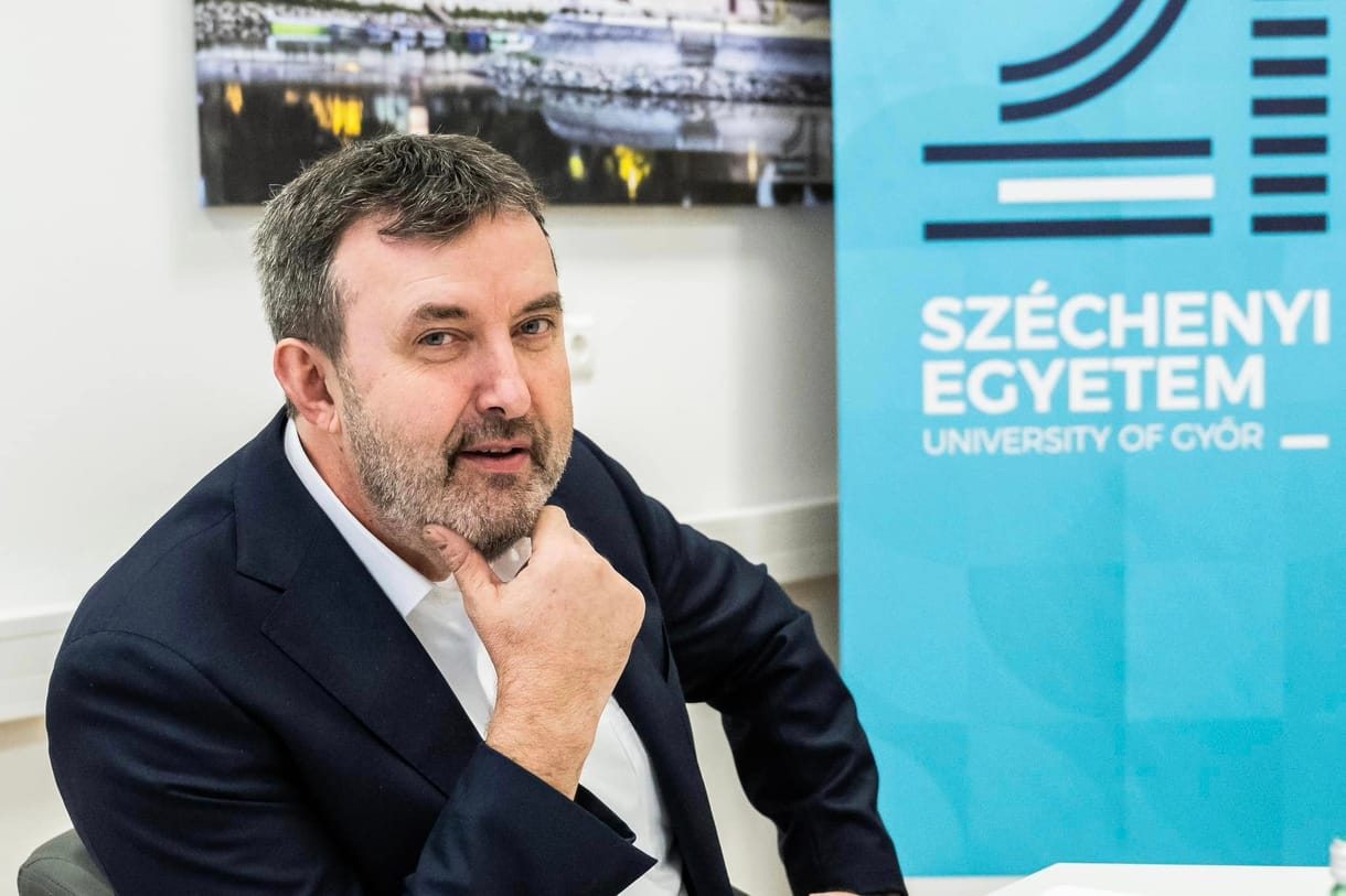 Majdnem egymilliárdos állami megbízást kapott Palkovics László barátjának cége