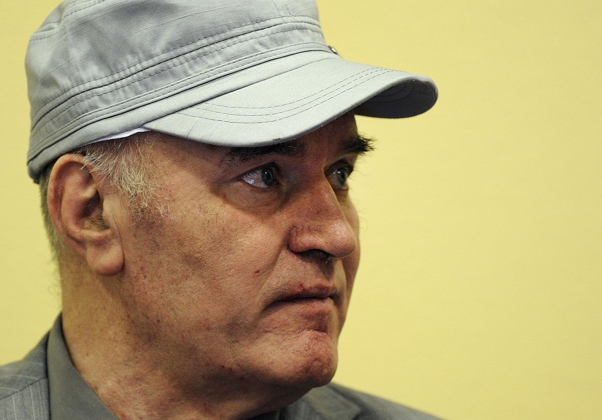 Mladics: az ügyvédeimet fizesse a szerb állam