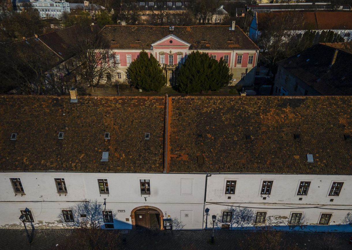 Nem adná Demeter Szilárdéknak a Zichy-kastélyt az óbudai önkormányzat