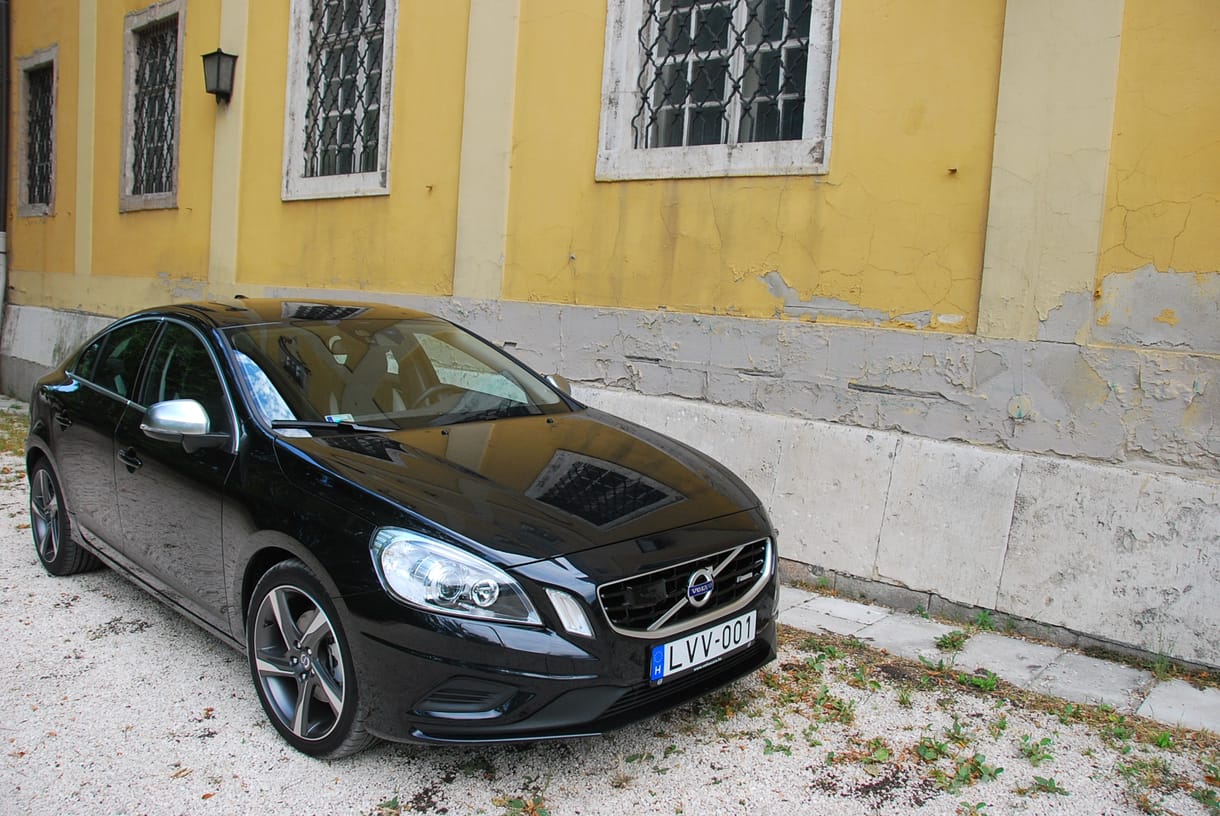 Volvo S60 teszt: a terminátor gyorsan és kis csomaggal érkezik