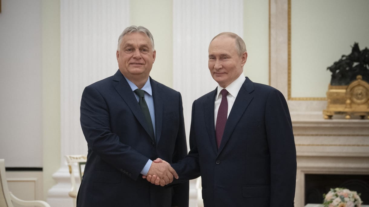 Orbán Viktor felhívta Vlagyimir Putyint telefonon