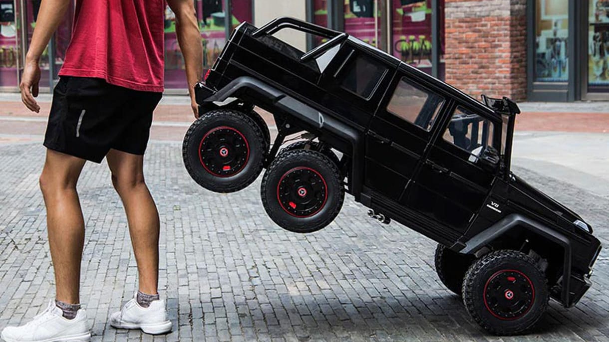 Ha apukának van, a gyerek is járhat Mercedes-AMG G63 6x6-tal