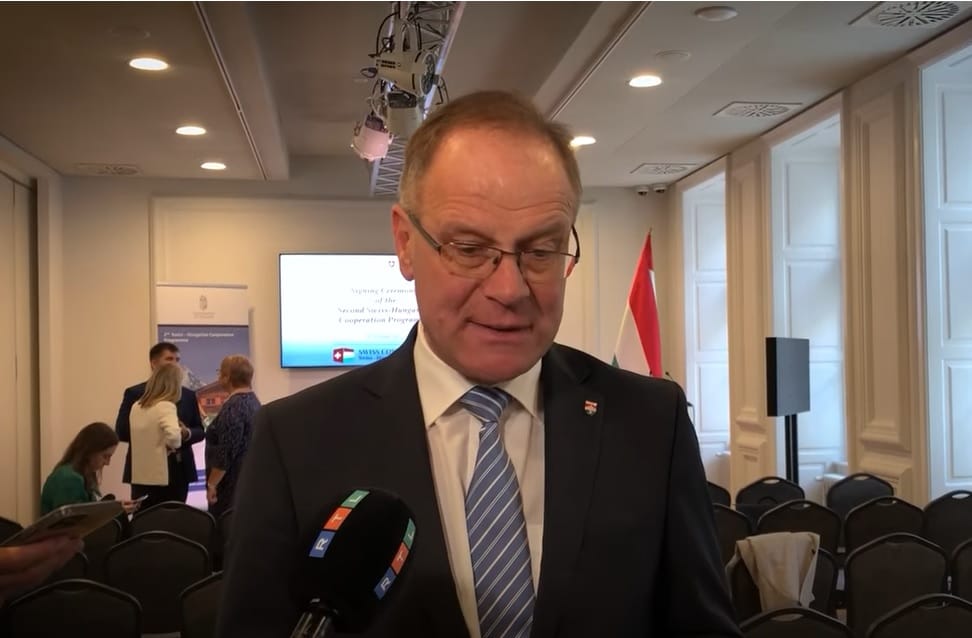 Navracsics Tibort arról faggattuk, amit a Politico megszellőztetett