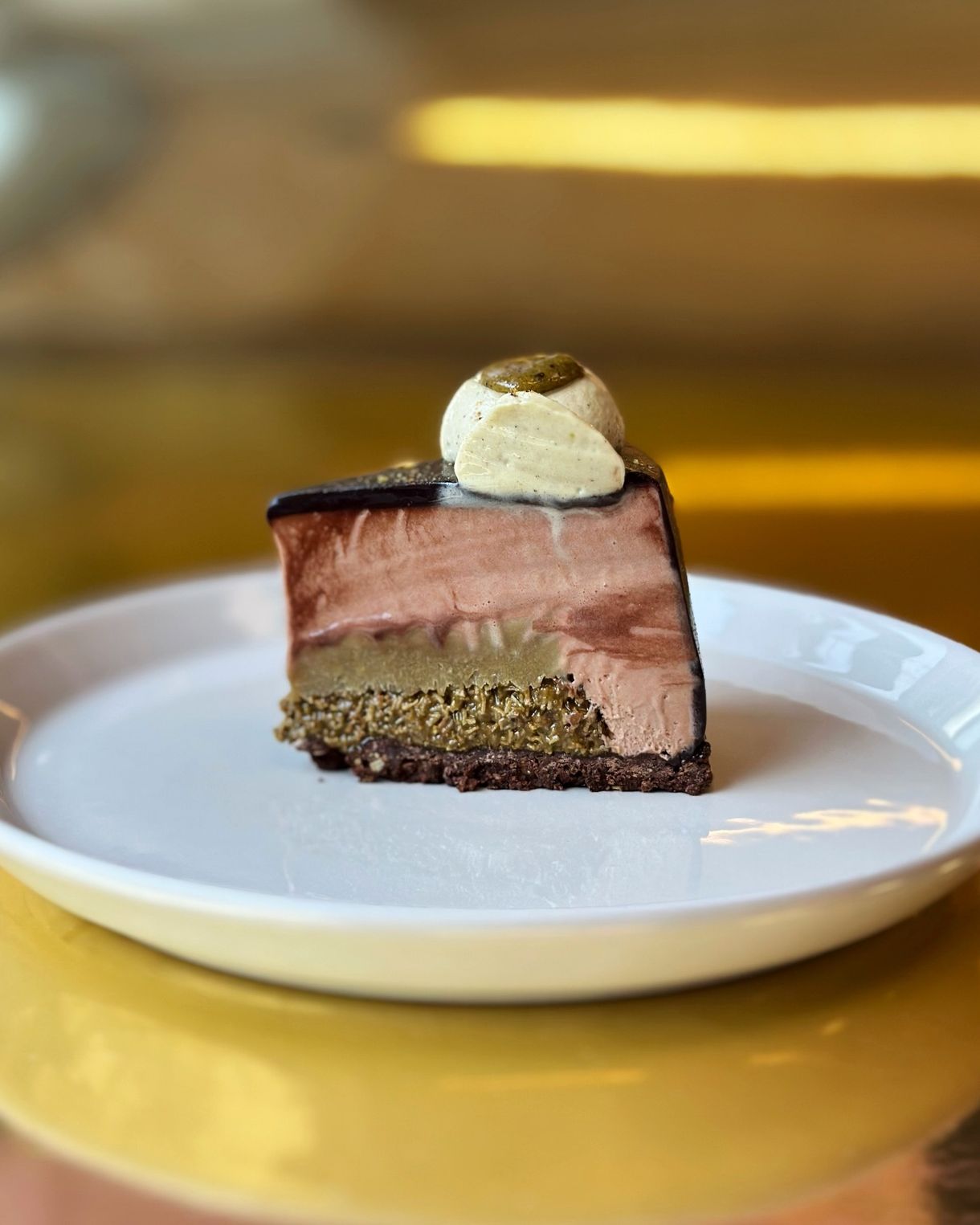 Nem állt le az élet a Bindzsisztán-szelettel, máris itt a Mini Dubaj és Maxi Dubaj torta