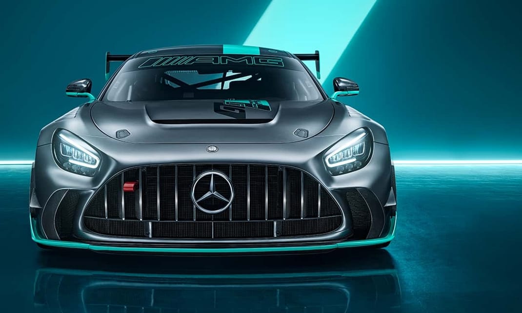 Közutakon és versenyeken sem használható a Mercedes-AMG 750 lovas újdonsága