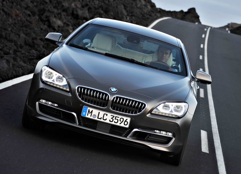 A BMW rálép a gázra