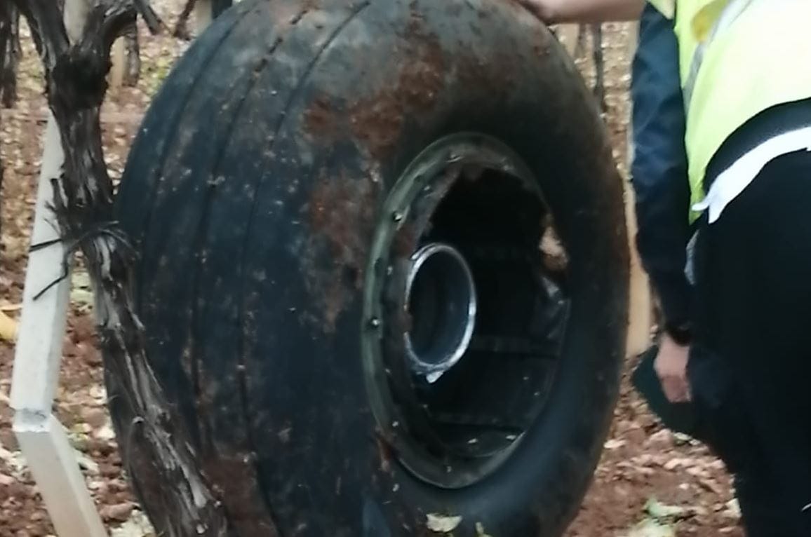 Felszálláskor leszakadt egy Boeing kereke, majd amikor földet ért, elkezdett gurulni