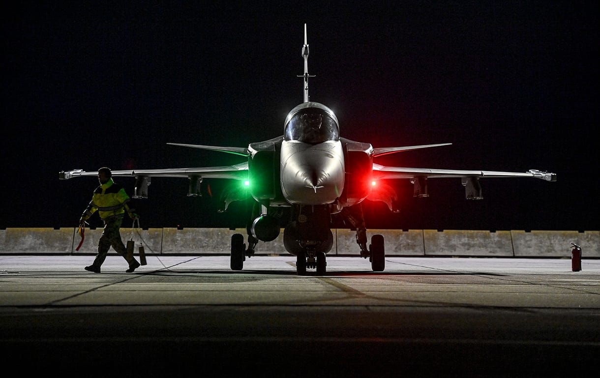 Újra azonosítatlan repülő eszköz miatt szállt fel egy magyar Gripen