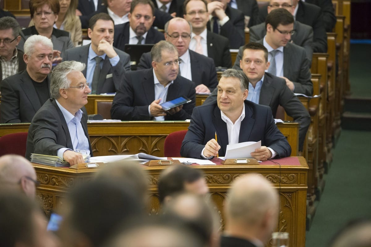 Rogán szerint a felelőtlen ellenzék miatt bukott el a kétharmados törvény