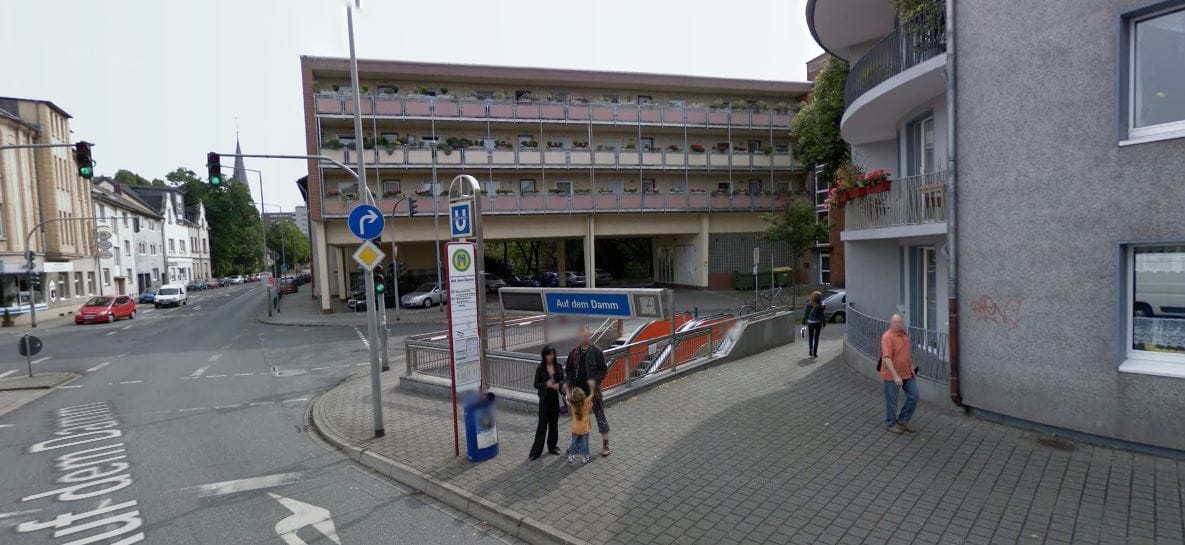 Csattant két szerelvény a duisburgi Stadtbahnon, sokan megsérültek
