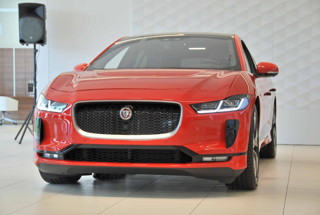 Itthon is bemutatkozott a villanymacska, a 30 milliós Jaguar I-Pace