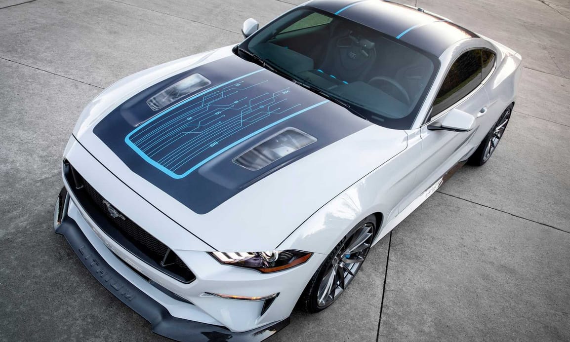 Bekövetkezett: a Ford bemutatta az elektromos Mustangot