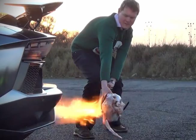 Videó: még nem késő pulykát sütni Lamborghinivel