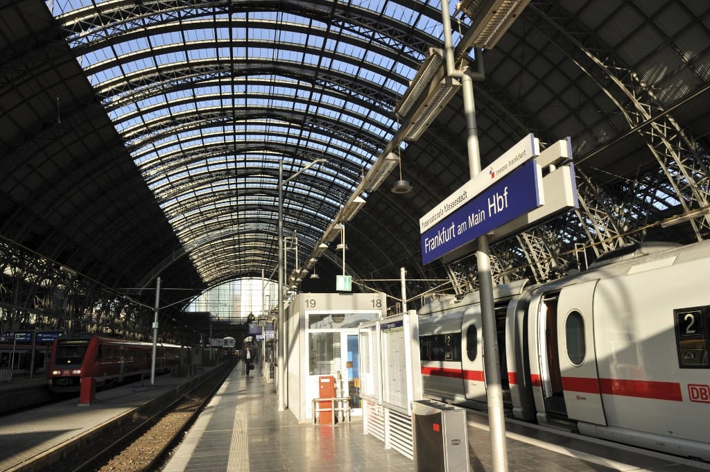 Példás életet élt Svájcban a Frankfurtban embereket a vonat alá lökő férfi