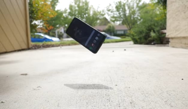 Galaxy S8 vs. iPhone 7: itt vannak az első ejtéstesztek – videó