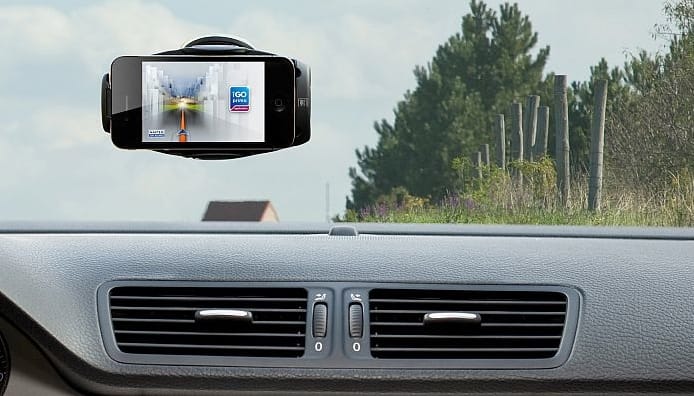 Saját autós tartót mutatott be az NNG az iPhone-hoz