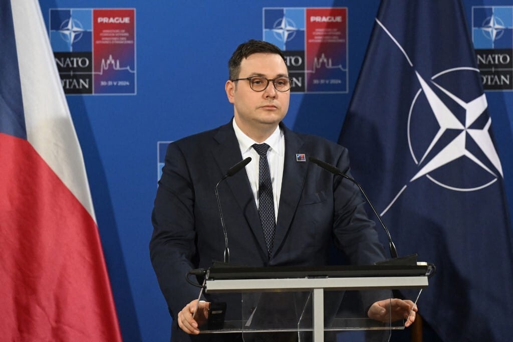 Csehország nem akarja megszabni, mire használja Ukrajna a nekik küldött fegyvereket